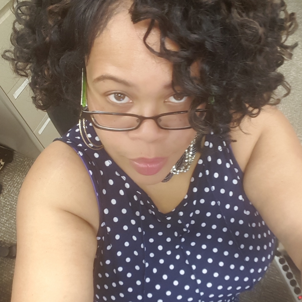 Meet your Posher, Nicole***Posh Ambassador***